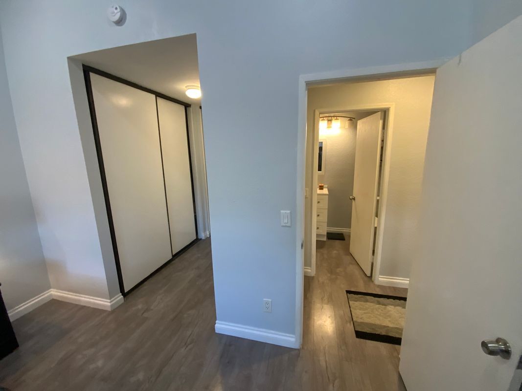 Building Photo - 610 Parkview Dr