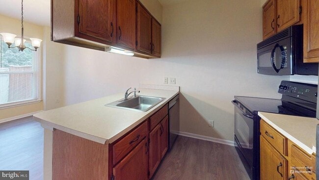 Building Photo - 6008 Chestnut Hollow Ct
