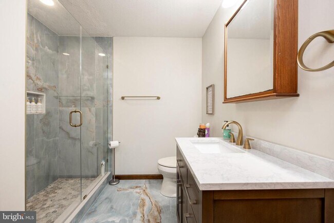 Building Photo - 1212 Acacia Dr