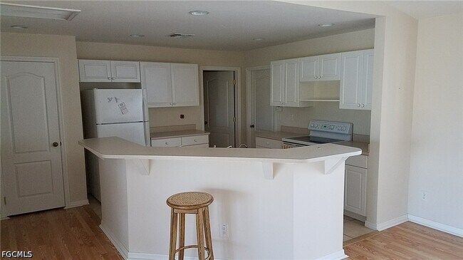 Building Photo - 3002-3052 52nd St W