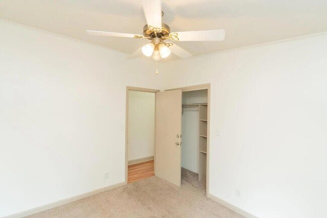 Building Photo - 203 Hathaway Dr