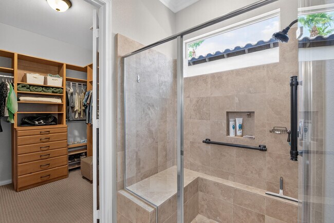 Building Photo - 61414 Topaz Dr