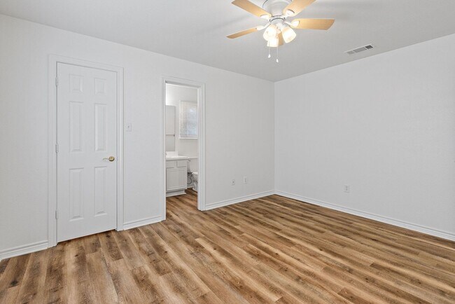 Building Photo - 1412 Hemphill St