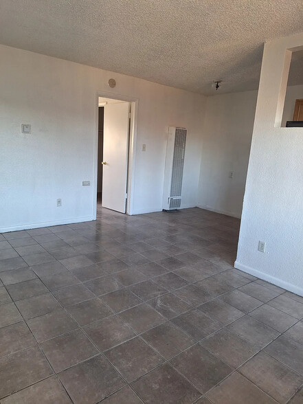 Building Photo - 2423 Boxwood St