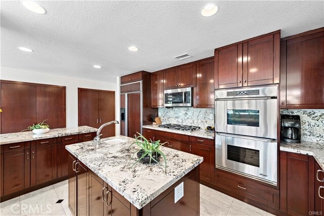 Building Photo - 25606 Stratford Pl