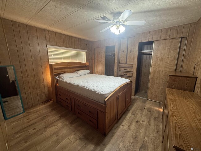 Building Photo - 9384 E Ranch Dr