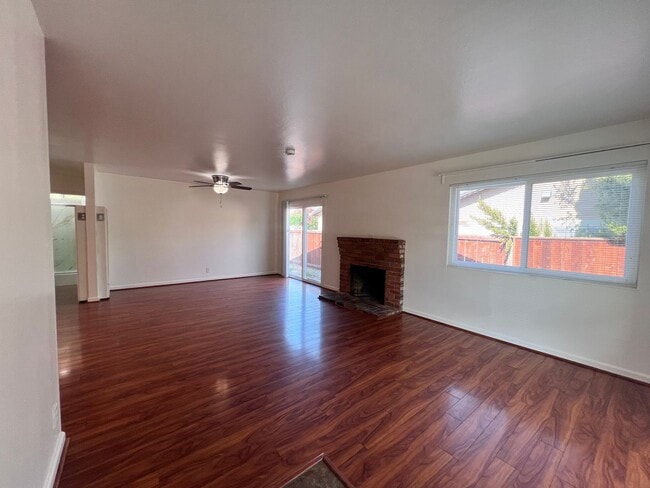 Building Photo - 40251 Laiolo Rd