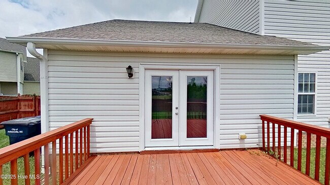 Building Photo - 108 Chastain Dr