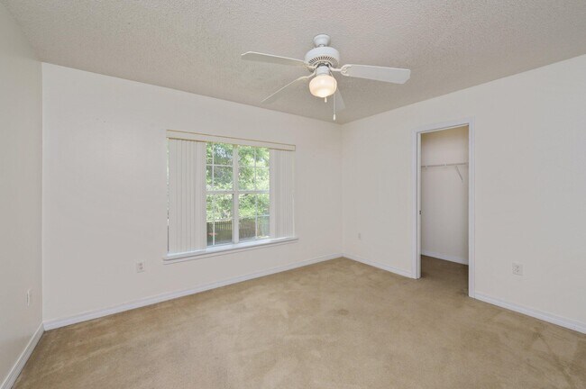 Building Photo - 416 Bear Rd