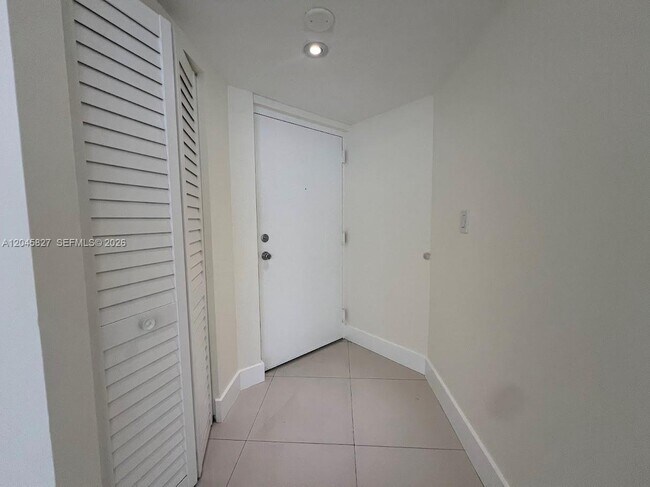 Building Photo - 8205 SW 152nd Ave