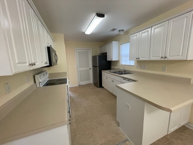 Building Photo - 547 Cranberry Cir