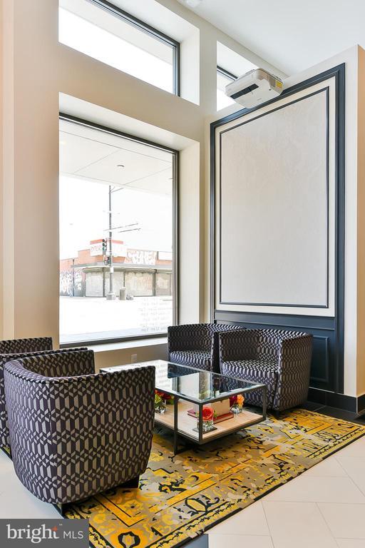 Building Photo - 901 H St NE