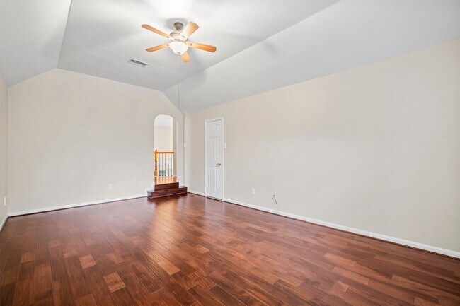 Building Photo - 83 Terraglen Dr