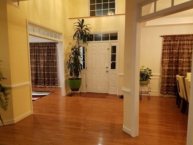 Building Photo - 4917 Sadler Glen Ct, Glen Allen, VA 23060
