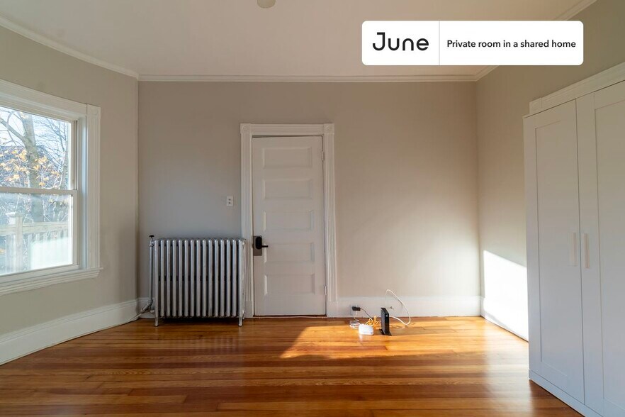 Building Photo - Room in Shared 5 bed/2 bath home in Brookline