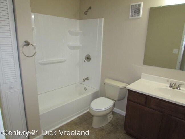 Building Photo - 2 br, 1 bath House - 7084 Wildwood Circle #83