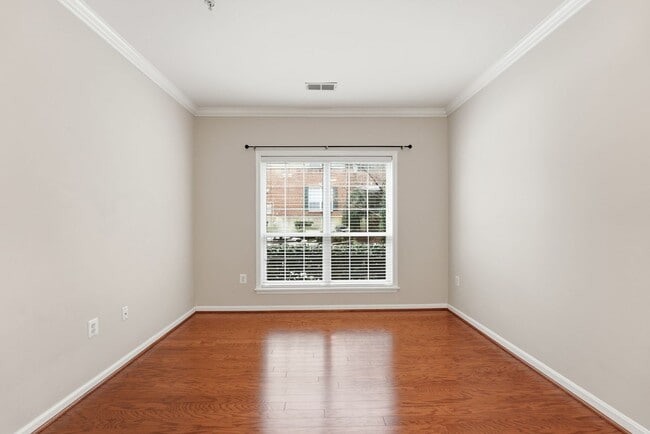 Building Photo - 4850 Eisenhower Ave