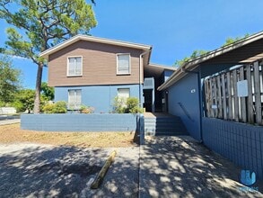 Building Photo - 7602 W Powhatan Ave