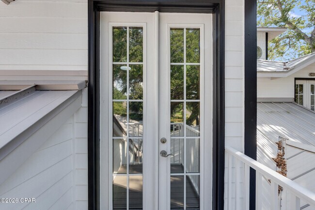 Building Photo - 3827 Mariner Dr