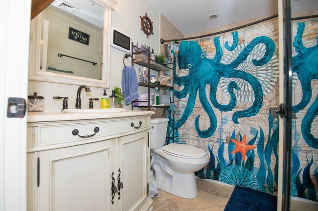 Building Photo - Central Mission Hill Location. Steps from the T Stop. In-Unit Washer and Dryer. Recently Renovate...