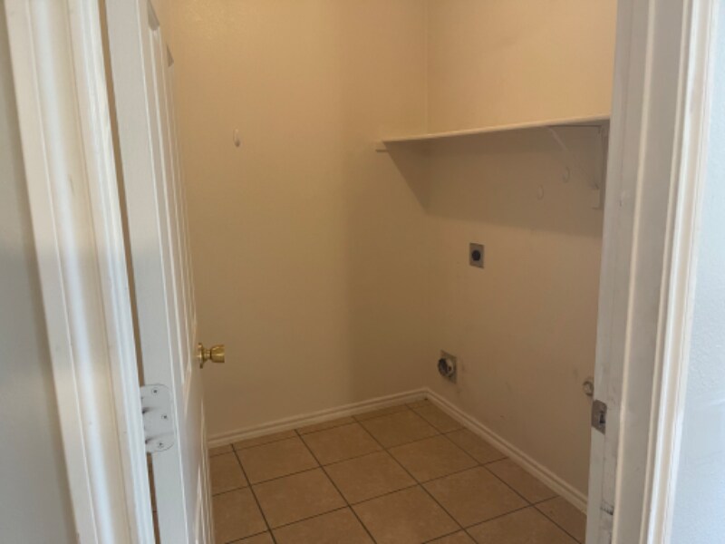 Building Photo - 12970 Vassar Dr