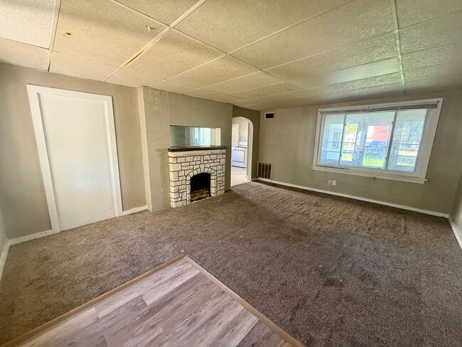 Primary Photo - 915 S 4th Ave