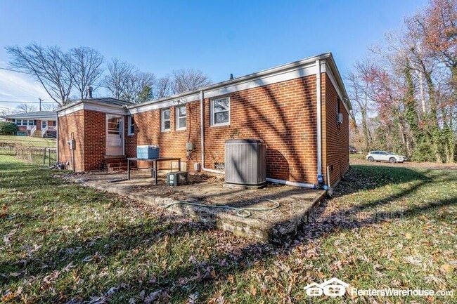Building Photo - 5517 Flower Ave