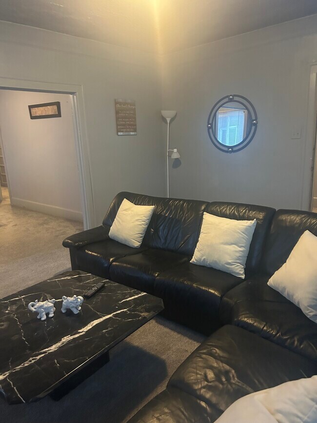 Building Photo - WHITFIELD FLR 1