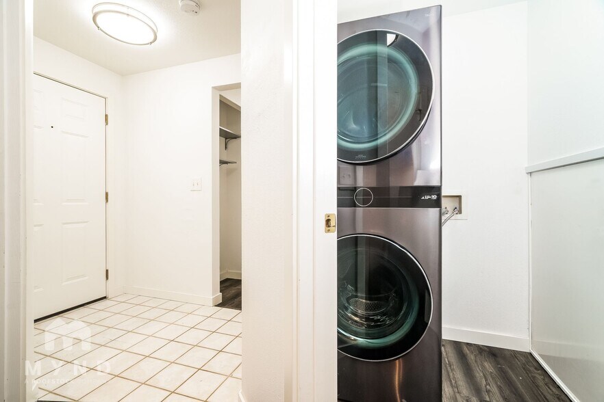 Building Photo - 16310 72nd Ave E