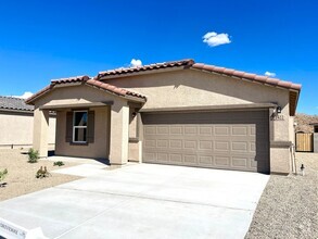 Building Photo - Beautiful New 3 Bedroom Home in the New Ra...