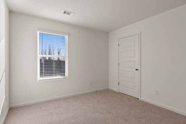 Building Photo - New Construction in the Heart of Northport - Available Now