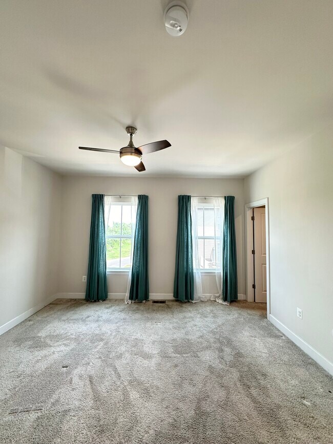 Building Photo - 131 Albany Pl