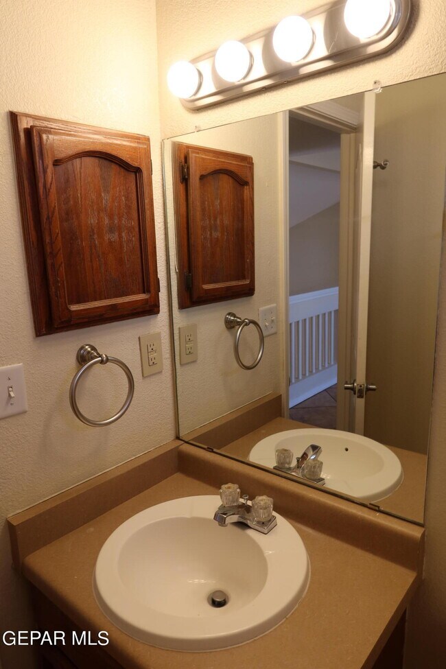 Building Photo - 12269 Sun Bridge Pl