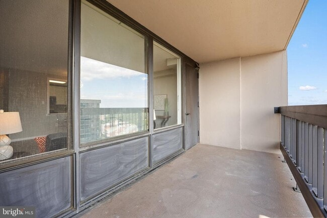 Building Photo - 3701 S George Mason Dr