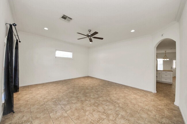 Building Photo - 228 Greenleaf St