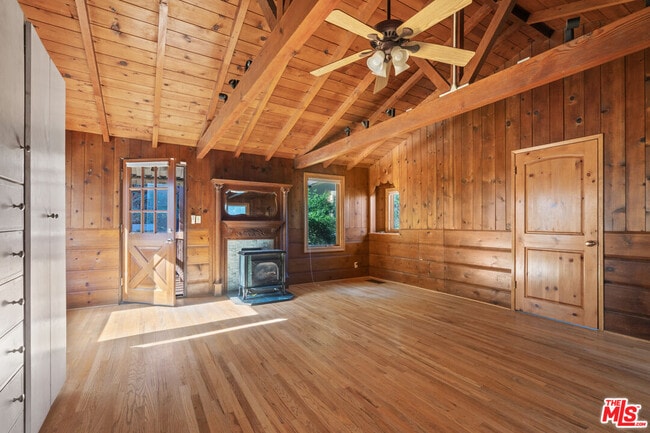 Building Photo - 3705 Fredonia Dr