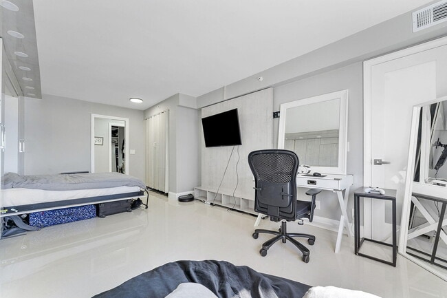 Building Photo - 4505 S Ocean Blvd