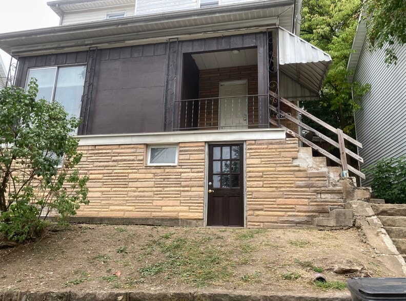 Primary Photo - 413 Forest Ave
