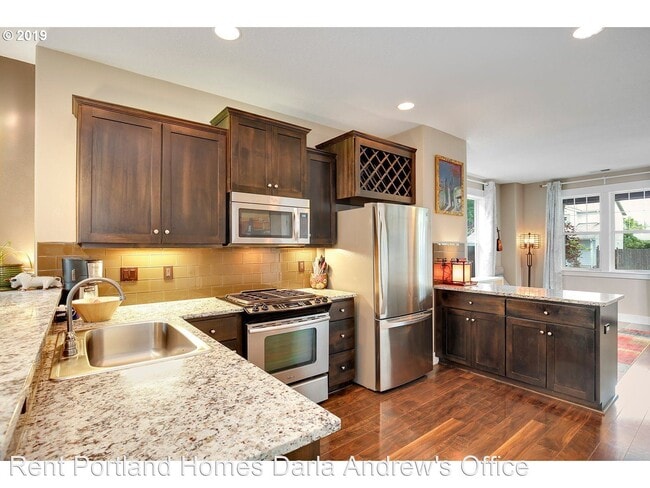 Building Photo - 3 br, 2.5 bath House - 6618 SE 66th Ave