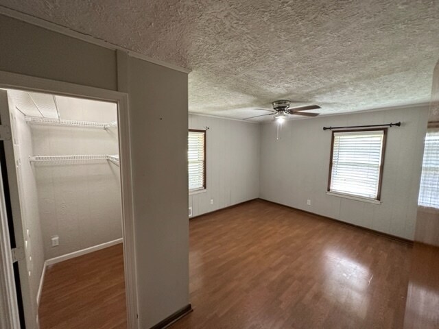 Building Photo - 4545 Hendrix Dr