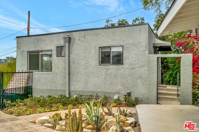 Building Photo - 3379 Canton Ln