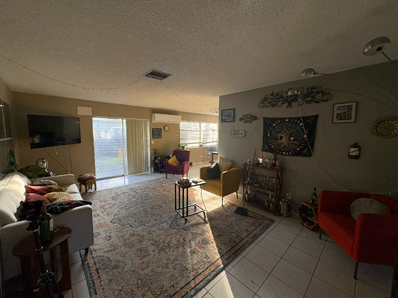 Building Photo - 4440 NW 15th Ave