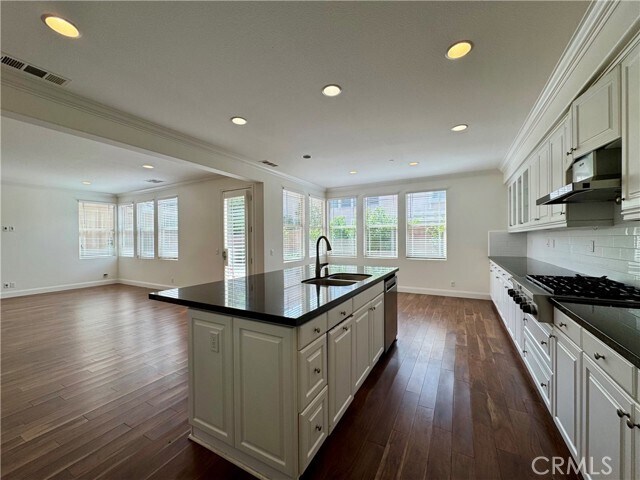 Building Photo - 135 Willowbend