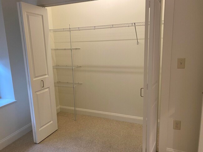 Building Photo - 875 Elm St