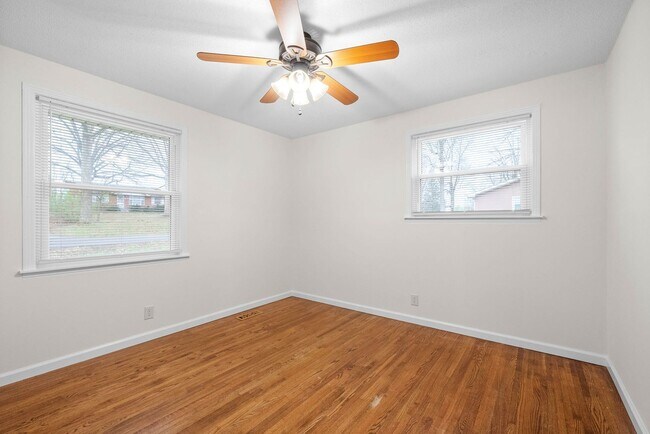 Building Photo - 2522 Timberwood Dr