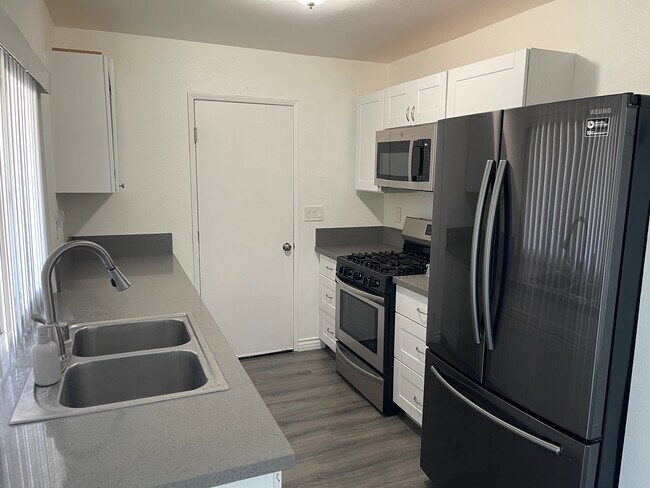 Building Photo - 1656 Tapir Cir