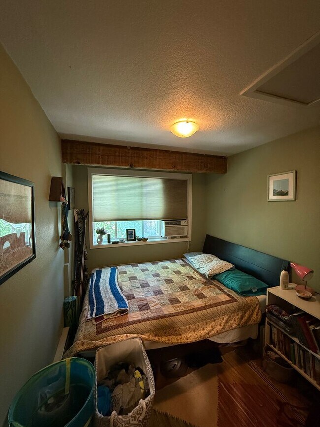Building Photo - 3 Bedrooms!! 3 Baths!!