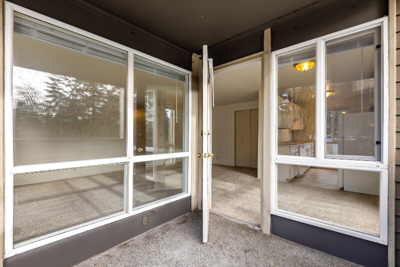 Building Photo - 12520 Roosevelt Way NE