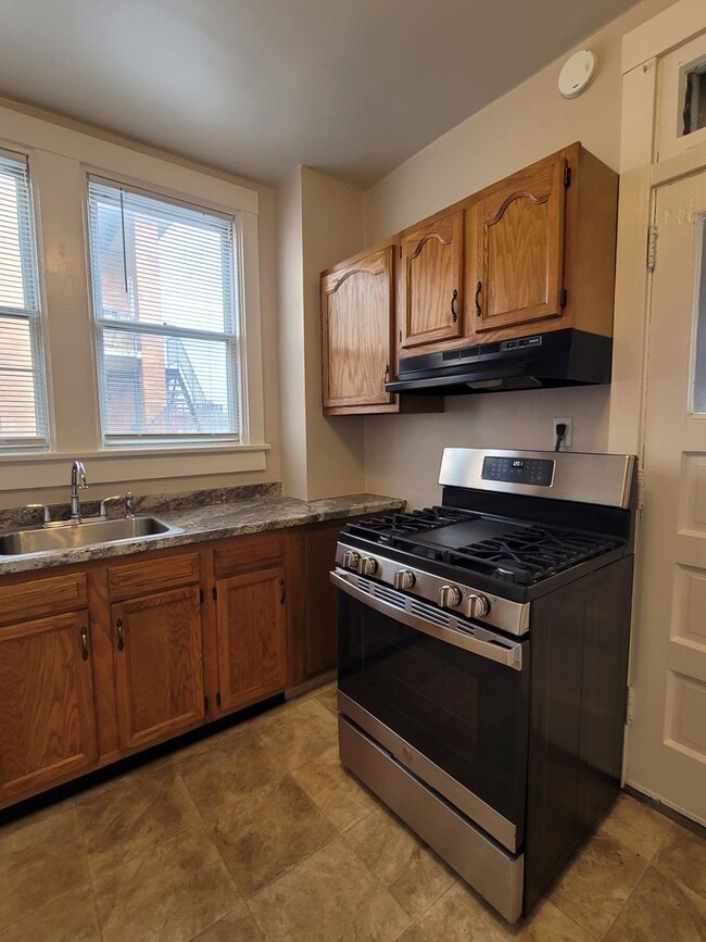 Building Photo - bro2929