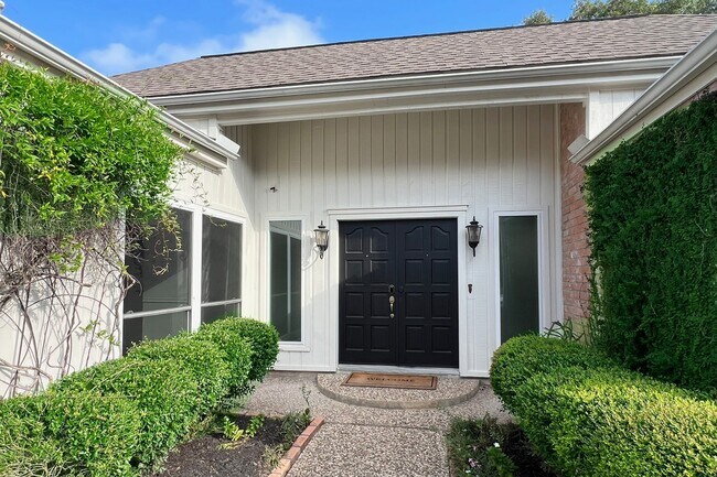 Building Photo - 12210 Ravenmoor Dr